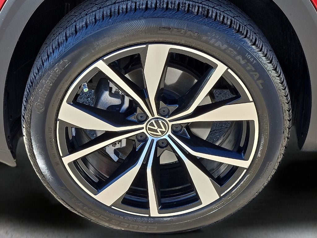 2025 Volkswagen Atlas Cross Sport 2.0T SEL Premium R-Line