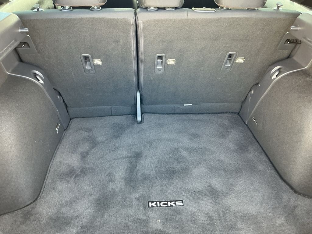 2019 Nissan Kicks SR