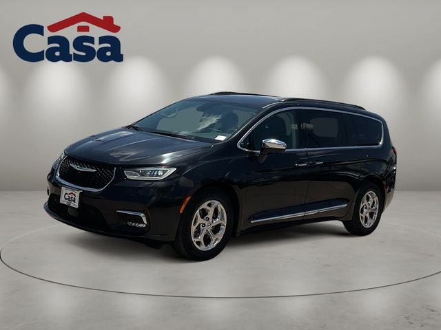 2022 Chrysler Pacifica Limited's photo