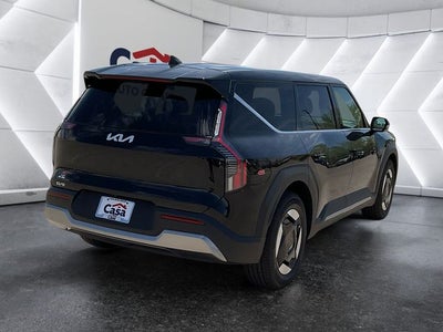 2026 Kia EV9 Light Short Range