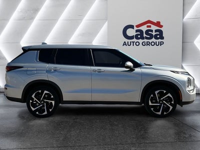 2023 Mitsubishi Outlander SE
