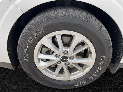 2023 Kia Carnival LX