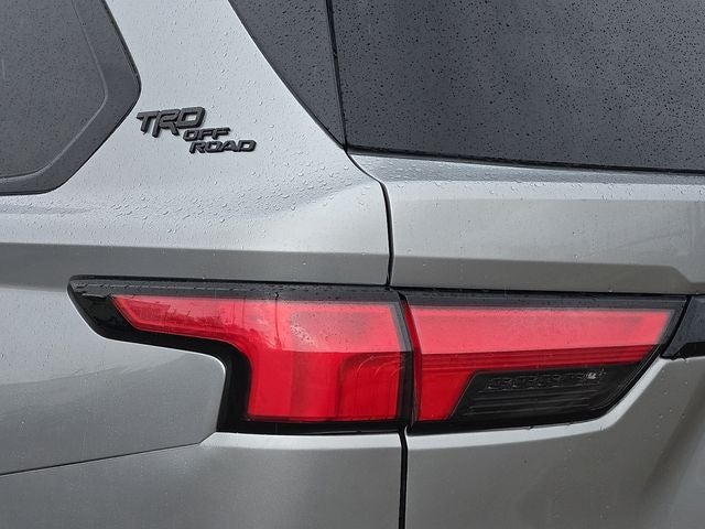 2024 Toyota Sequoia SR5
