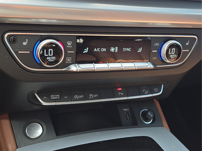 2024 Audi Q5 45 S line Premium quattro