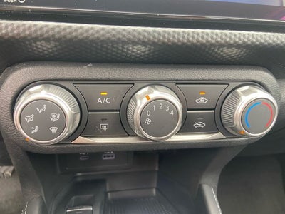 2022 Nissan Kicks SV