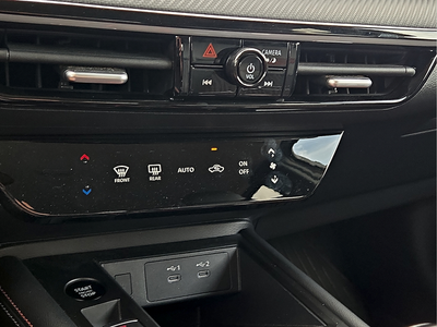 2025 Nissan Kicks SR Nissan Certified