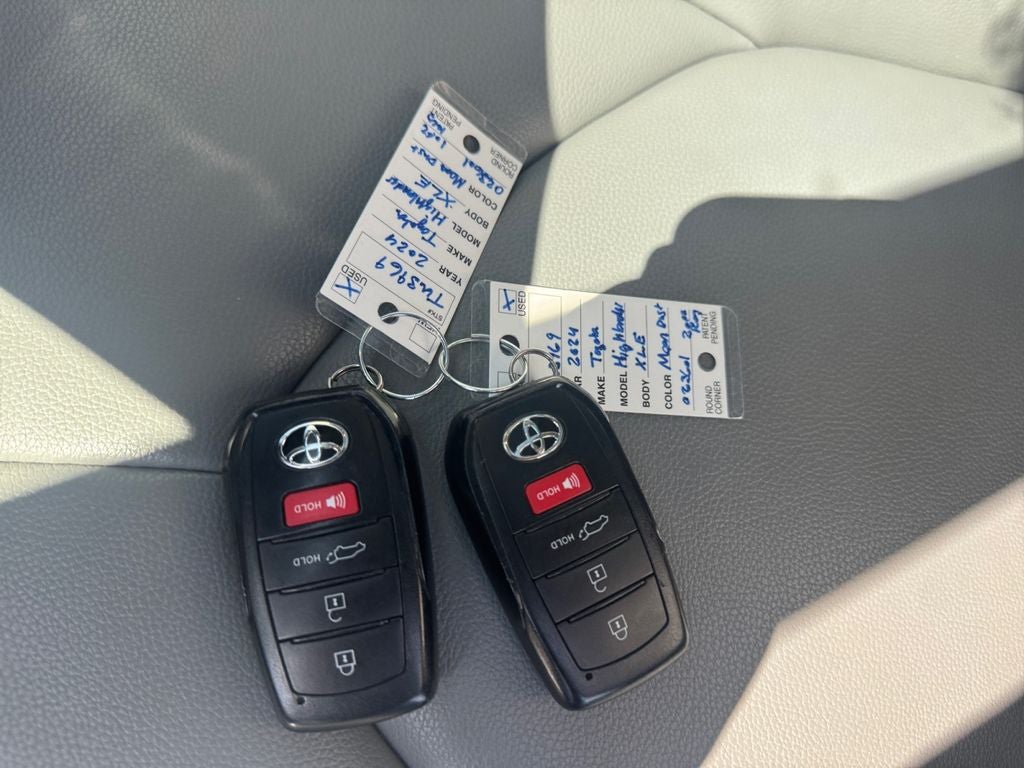 2024 Toyota Highlander Hybrid XLE