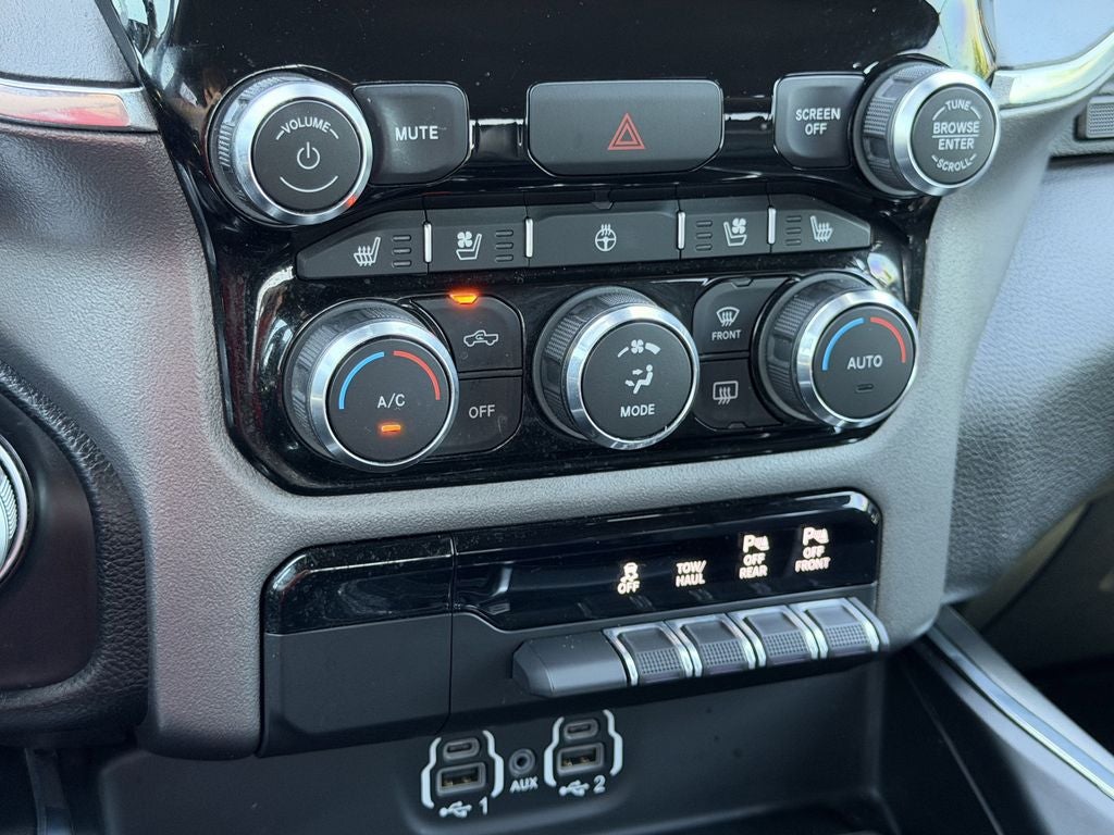 2022 RAM 1500 Laramie Crew Cab 4x4 5'7' Box