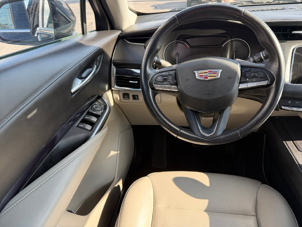 2023 Cadillac XT4 Luxury