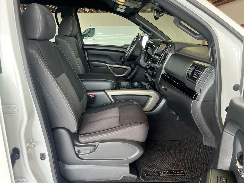 2024 Nissan Titan SV